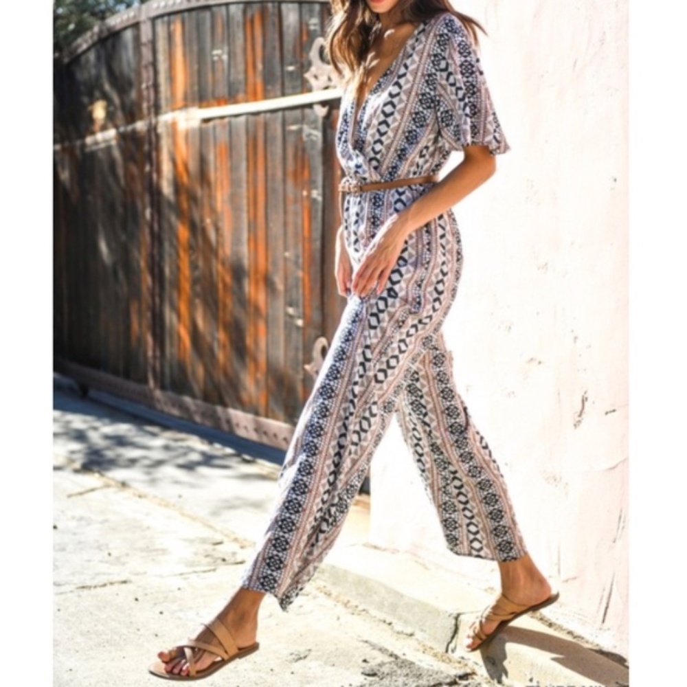 NWT Flare Sleeve Print Jumper with Pockets